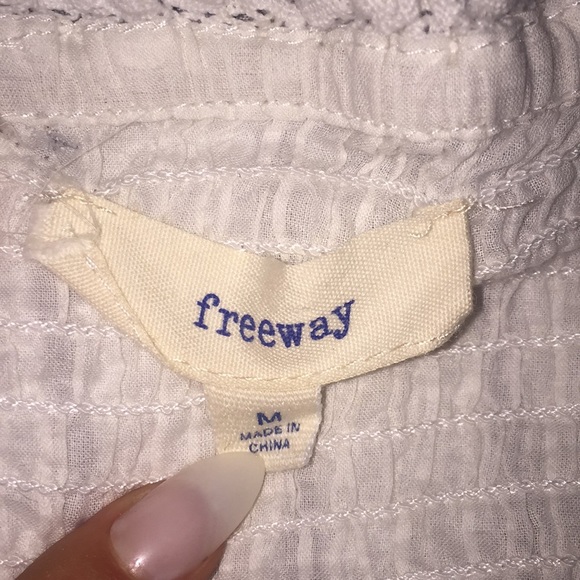 A beautiful blouse - Picture 6 of 8